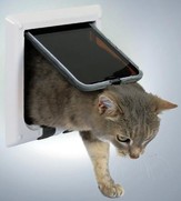 Фото Trixie Дверца для кошек c 4-мя функциями 16,5*17,4см
